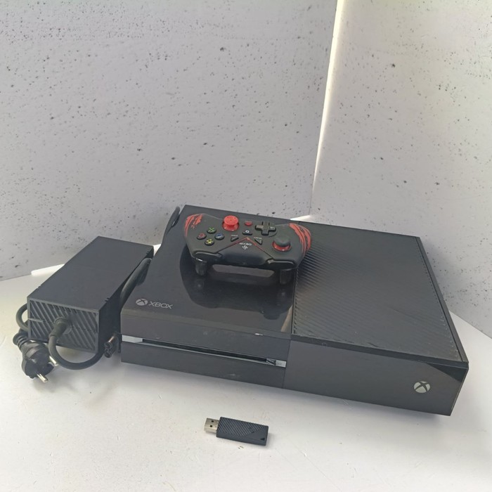 Игровая приставка Microsoft Xbox One 350 ГБ