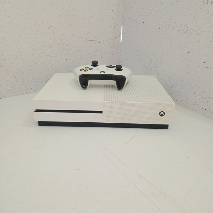 Игровая приставка Microsoft Xbox One S 500 Гб