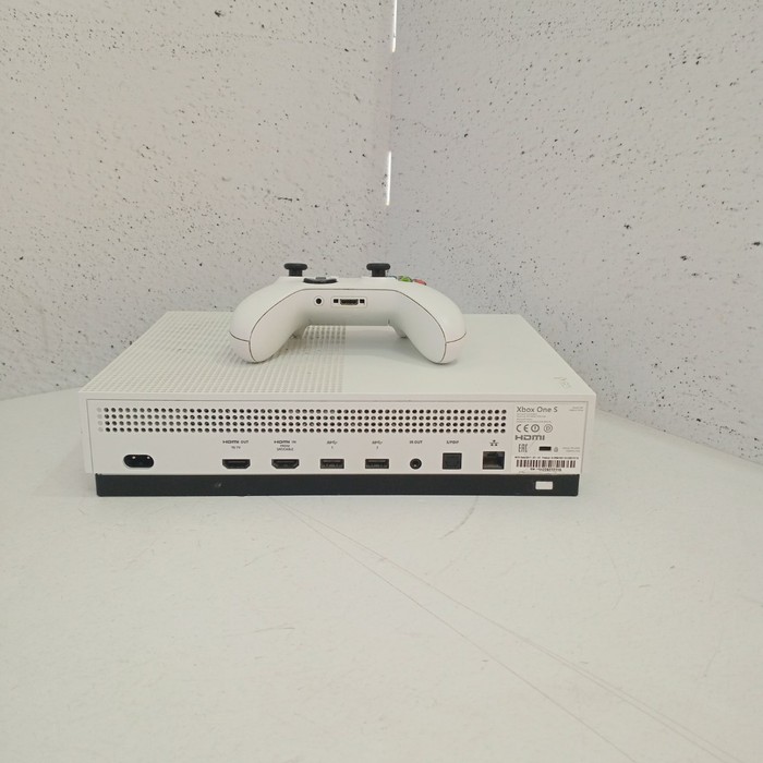 Игровая приставка Microsoft Xbox One S 500 Гб