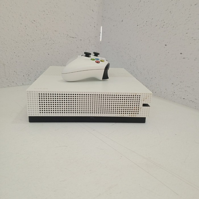 Игровая приставка Microsoft Xbox One S 500 Гб