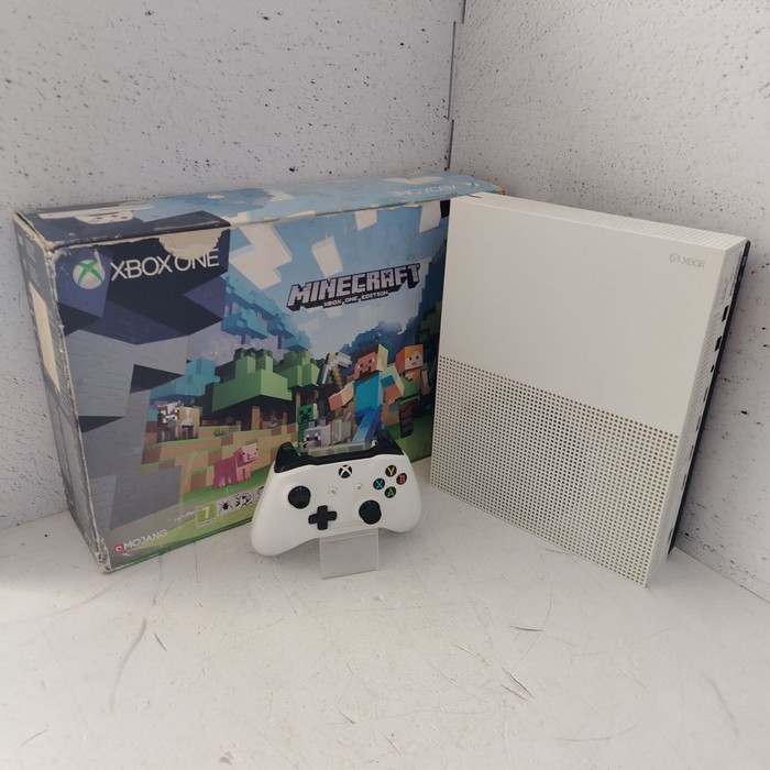 Игровая приставка Microsoft Xbox One 500 ГБ  Minecraft Edition