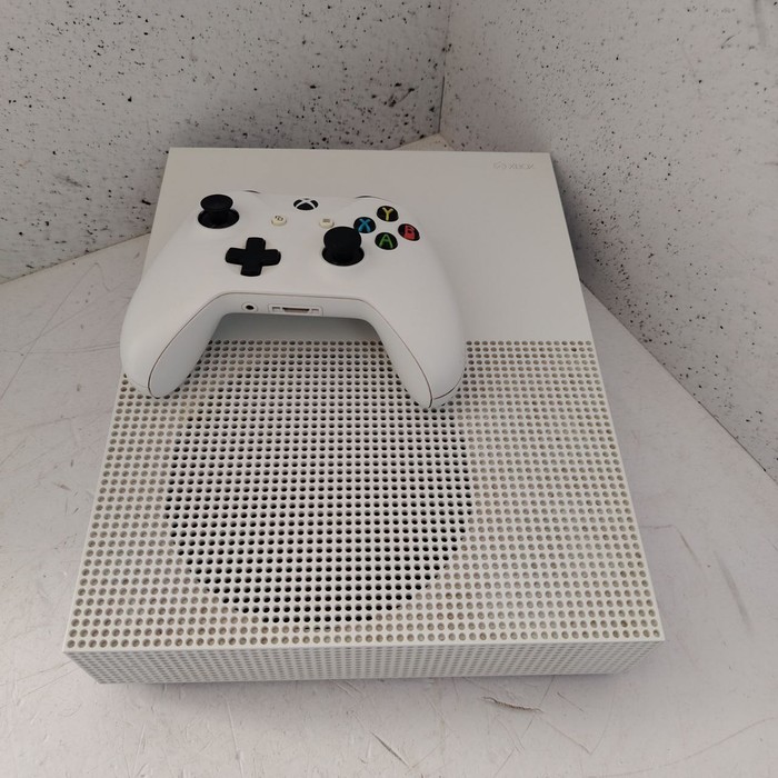 Игровая приставка Microsoft Xbox One 500 ГБ  Minecraft Edition