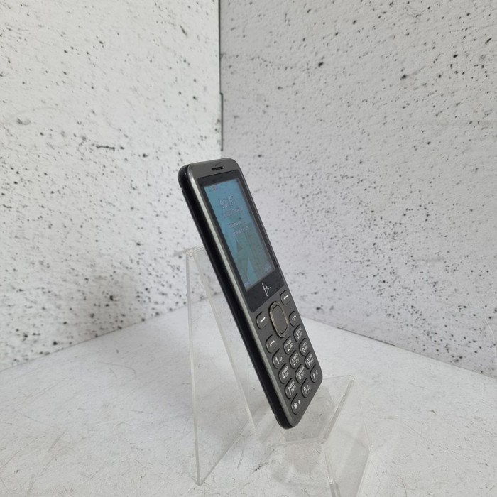Кнопочный телефон Fly s240