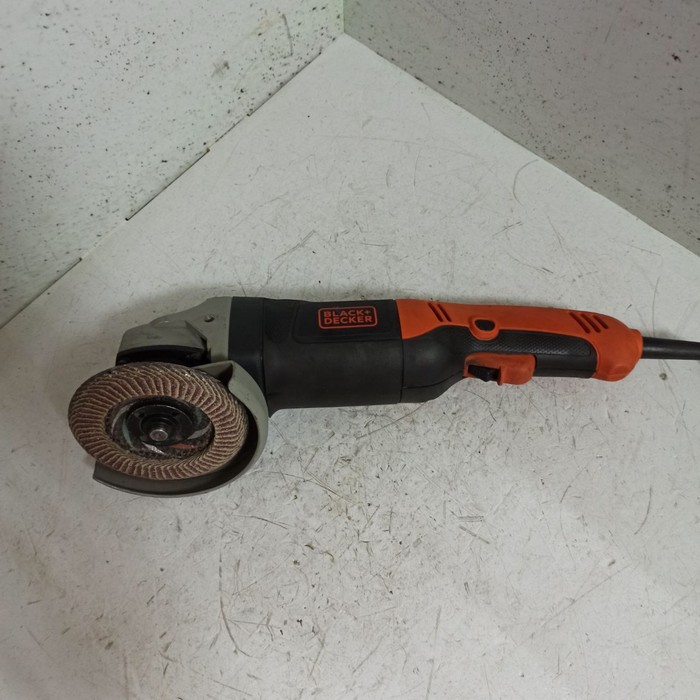 Болгарка Black&Decker KG1202