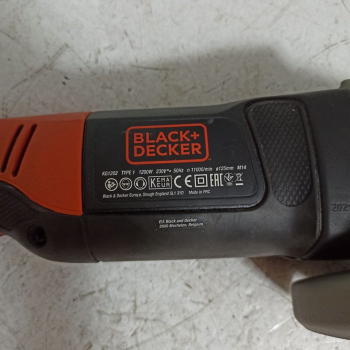 Болгарка Black&Decker KG1202