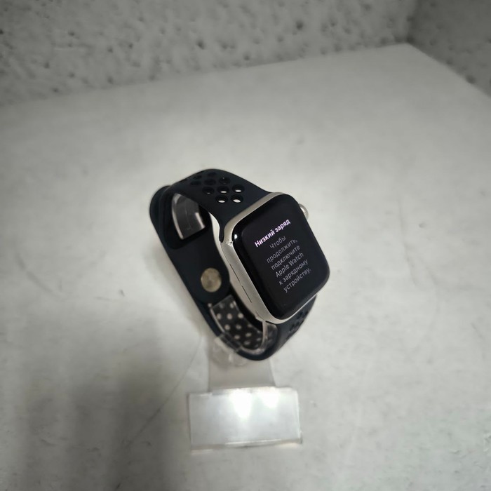 Смарт-часы Apple SE 40 mm