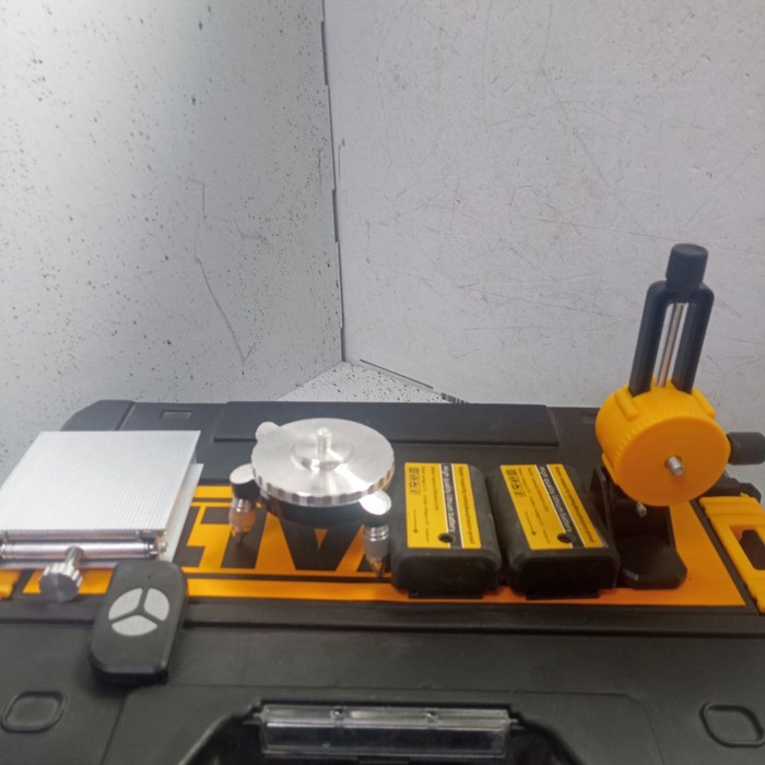 Лазерный уровень DeWALT 4D 16лучей
