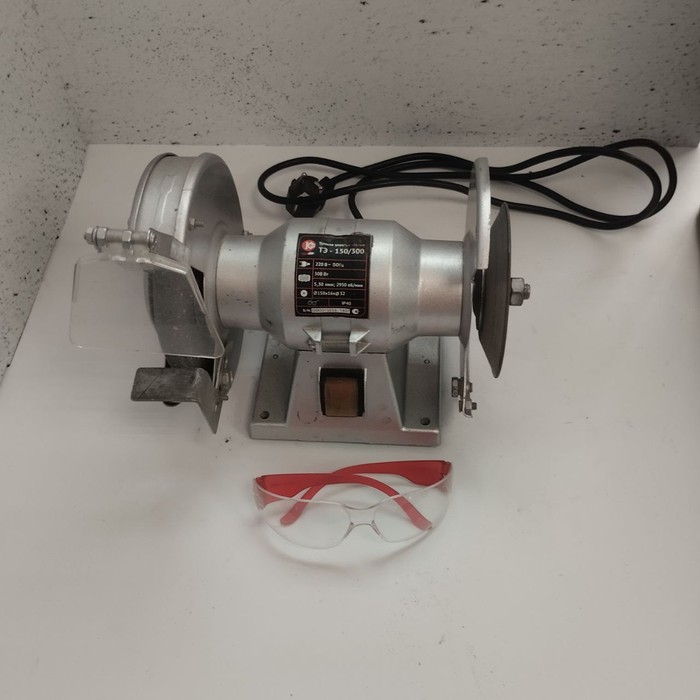 Точильный станок Калибр ТЭ-150/300