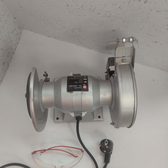 Точильный станок Калибр ТЭ-150/300