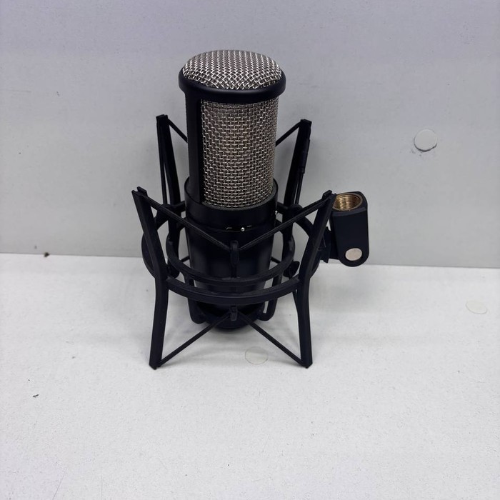 Микрофон Harman akg p420
