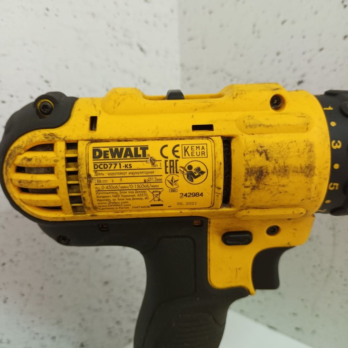 Шуруповерт DeWalt DCD771 KS