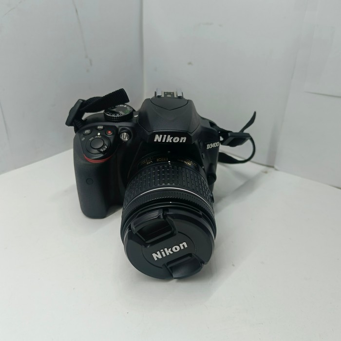 Зеркальный фотоаппарат Nikon D3400
