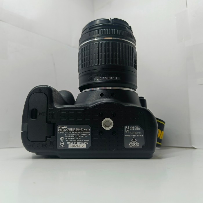 Зеркальный фотоаппарат Nikon D3400