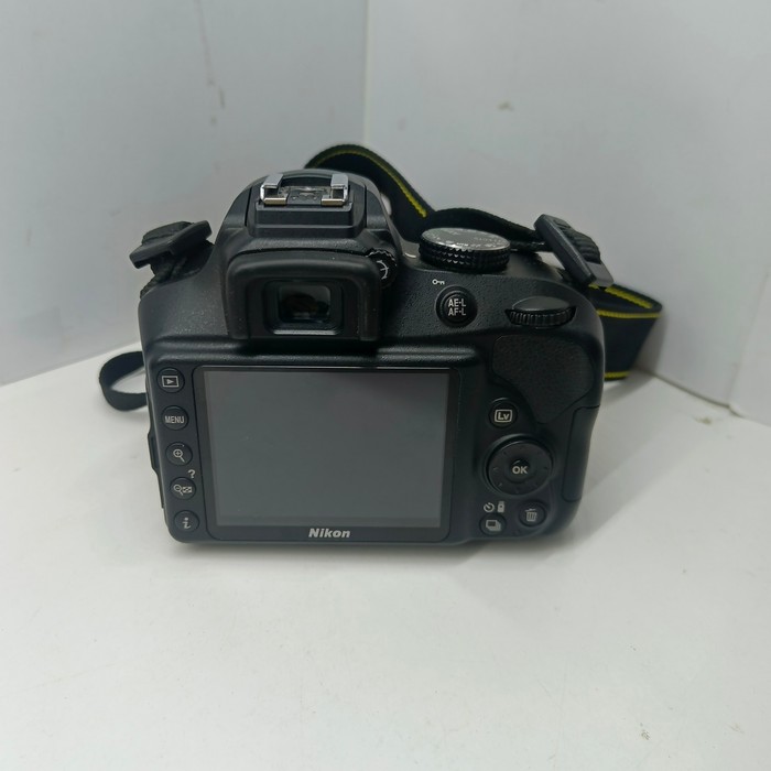 Зеркальный фотоаппарат Nikon D3400