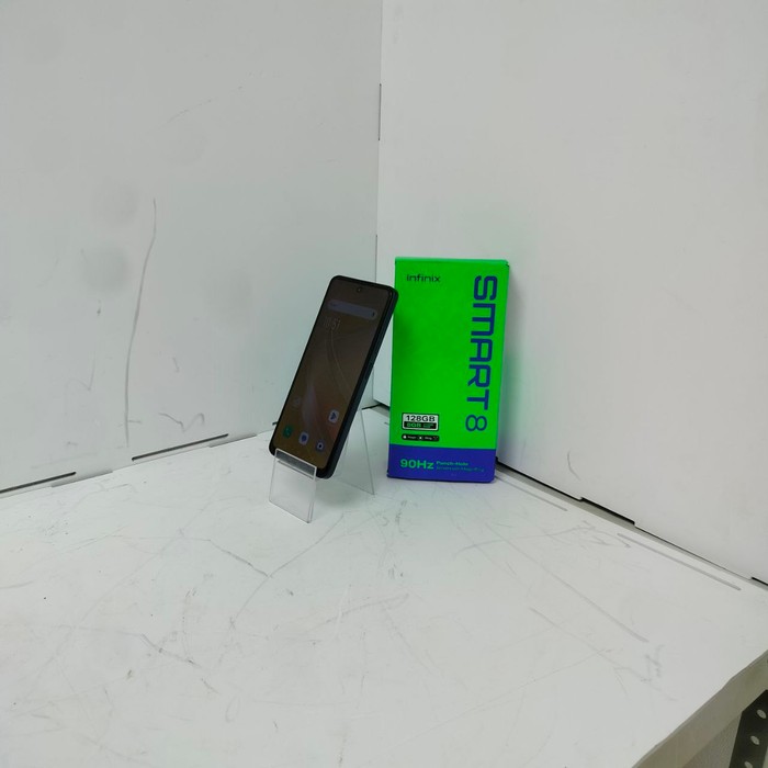 Смартфон Infinix Smart 8 8/128 Черный