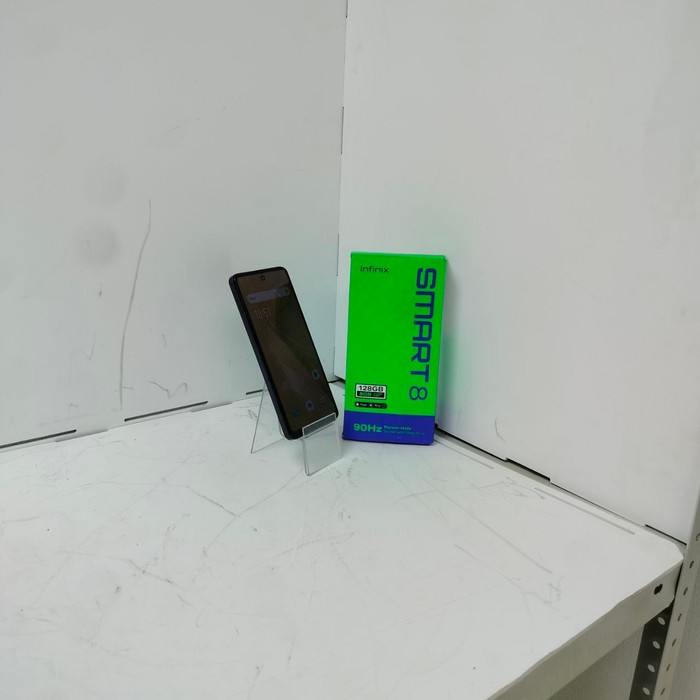 Смартфон Infinix Smart 8 8/128 Черный