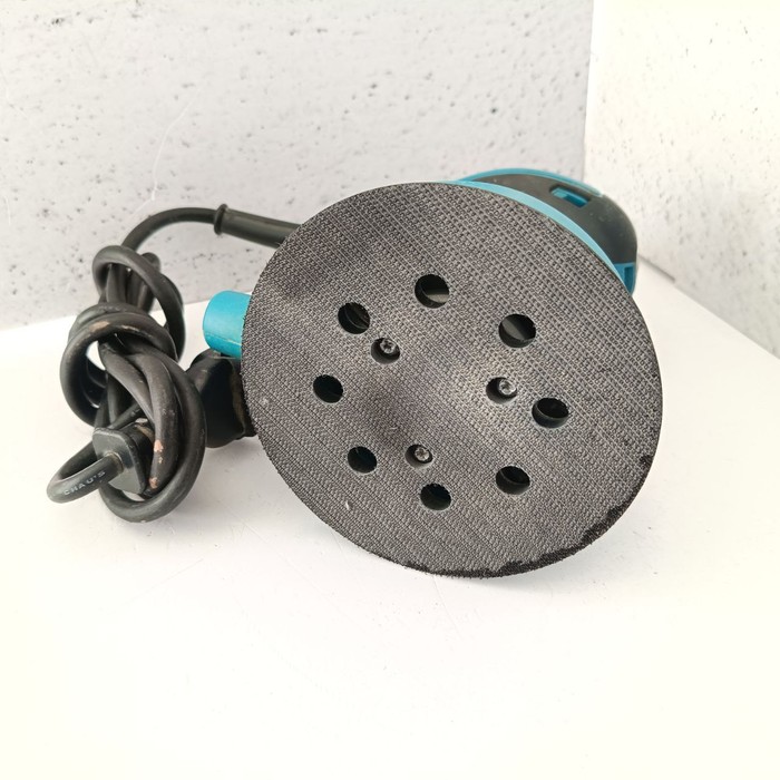 Шлифмашина Makita BO5030