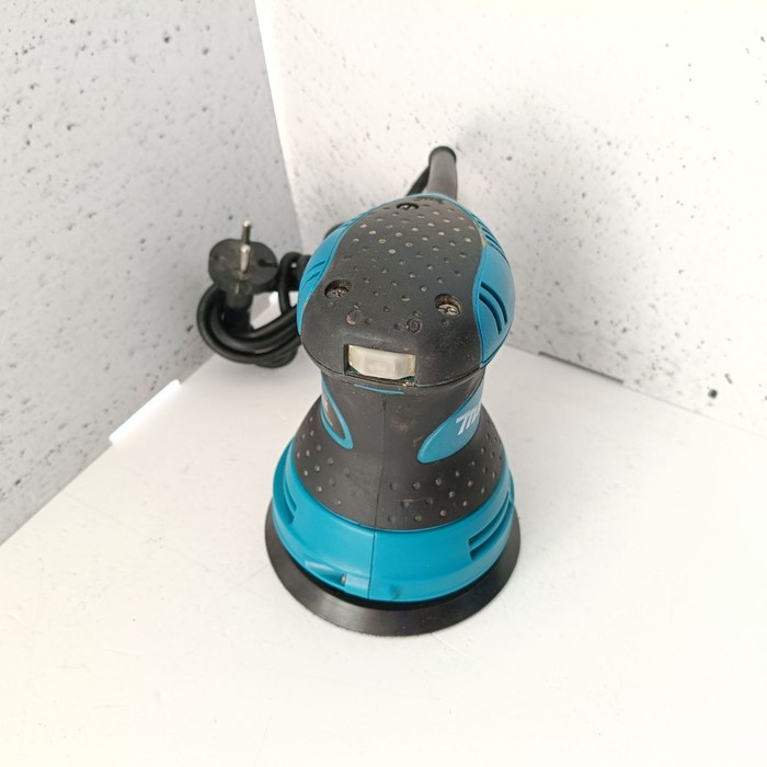 Шлифмашина Makita BO5030