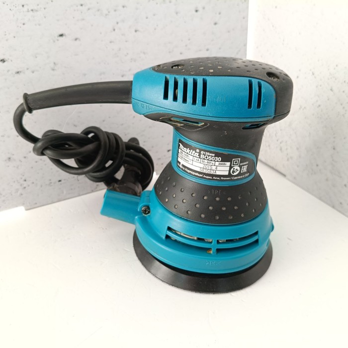 Шлифмашина Makita BO5030