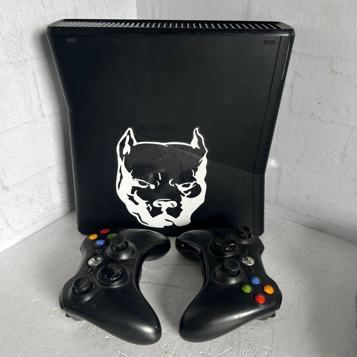 Игровая приставка Microsoft Xbox 360
