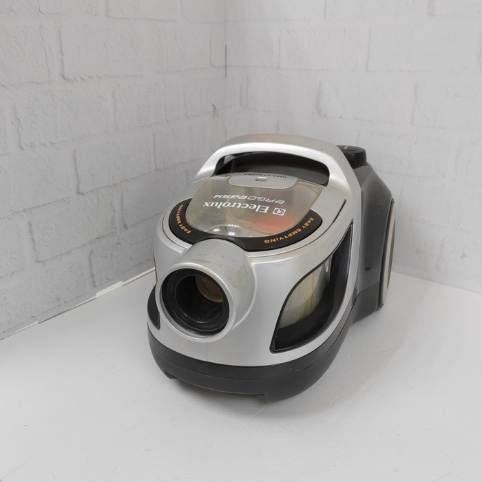 Пылесос Electrolux ZTF7615