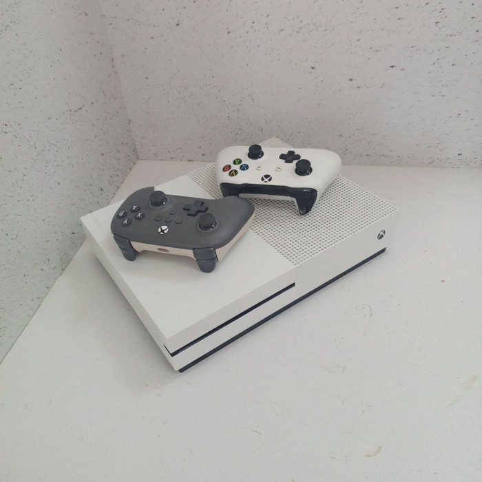 Игровая приставка Microsoft Xbox One 500 ГБ  S
