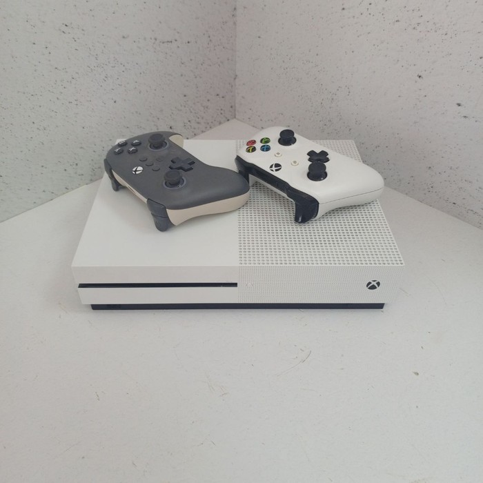 Игровая приставка Microsoft Xbox One 500 ГБ  S