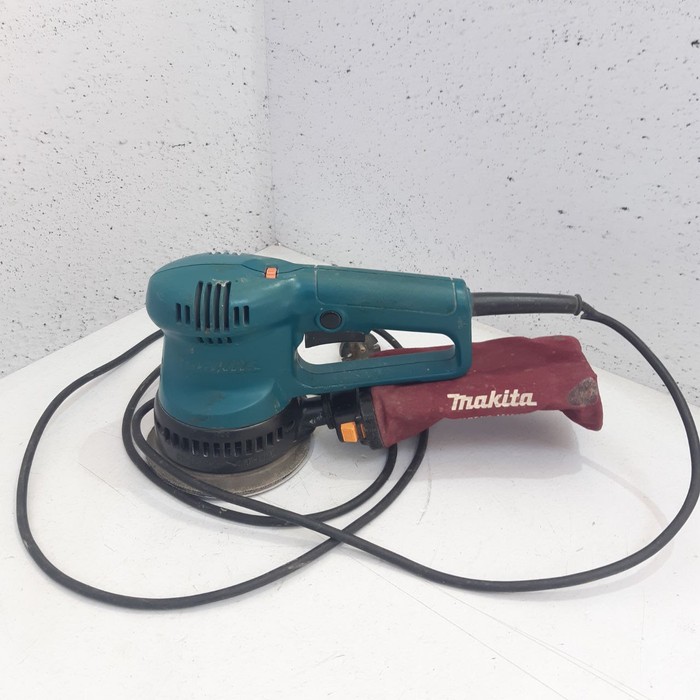 Шлифмашина Makita BO5021