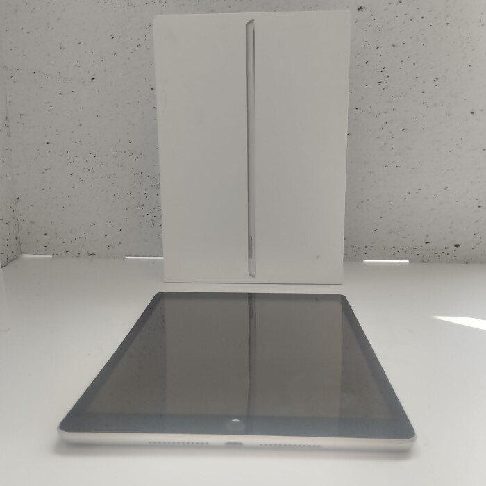 Планшет Apple (9-го поколения) (2021) 4/64 Серебристый
