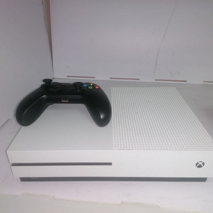 Игровая приставка Microsoft Xbox One S