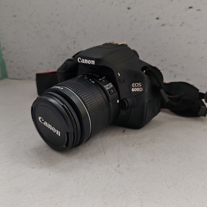 Зеркальный фотоаппарат Canon DS126311
