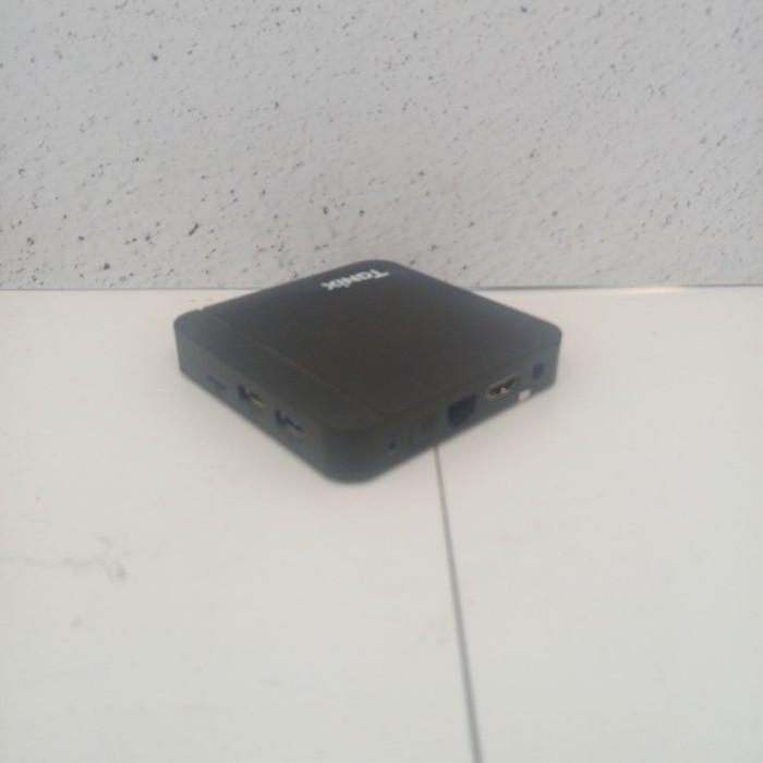 Приставка Tanix W2