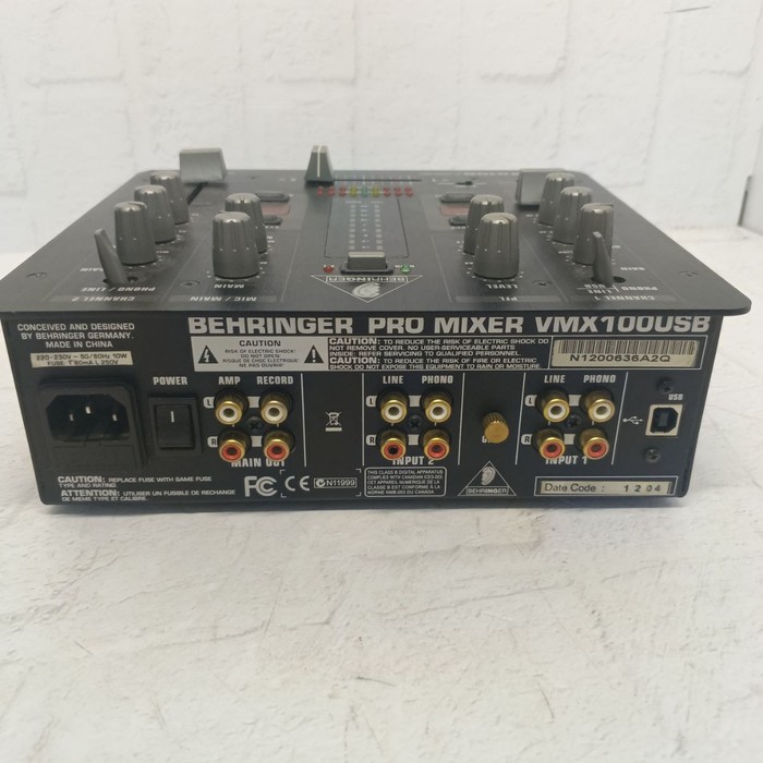 Микшерный пульт Behringer VMX100USB