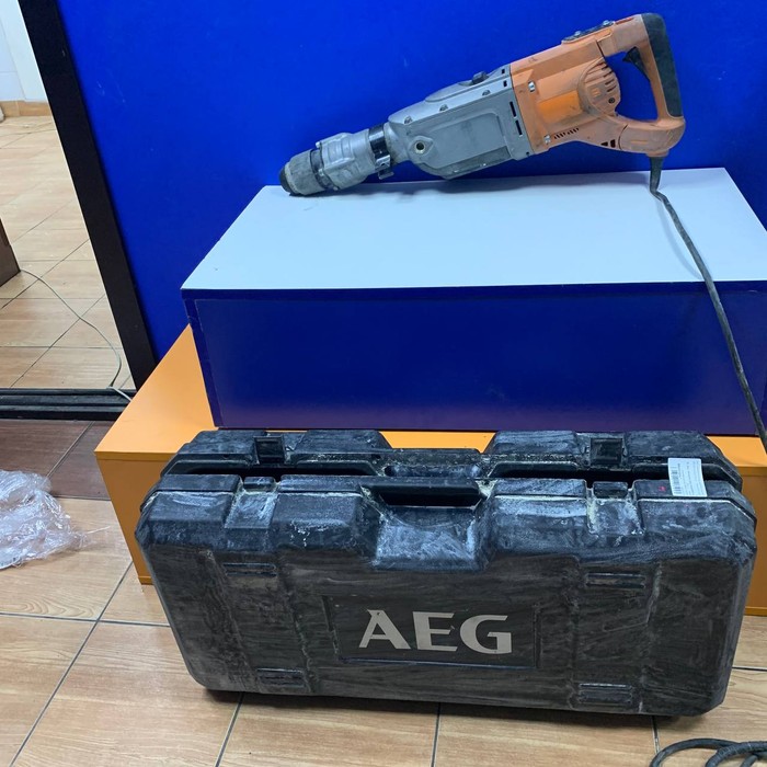 Перфоратор AEG PM 10 E