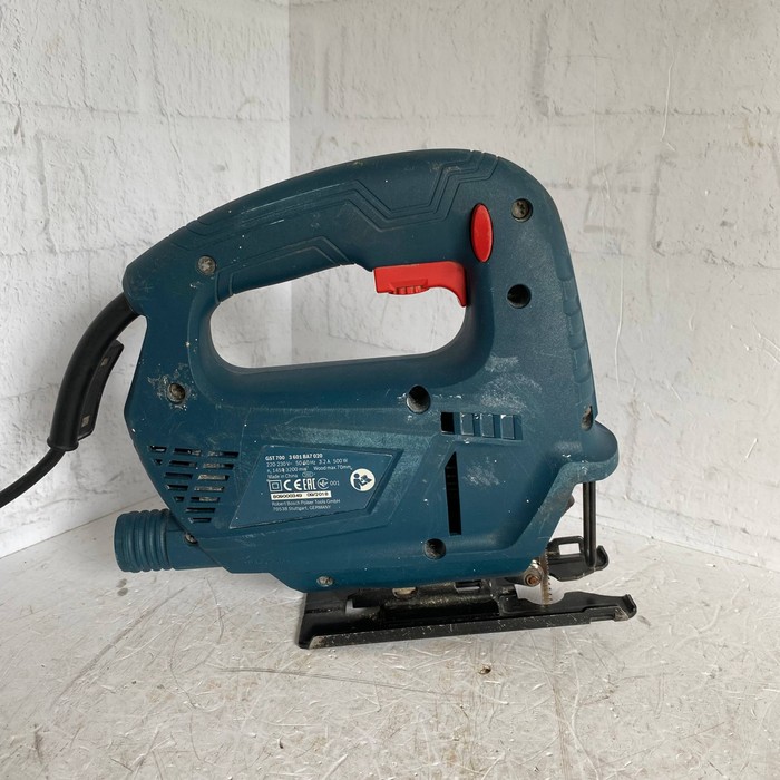 Лобзик Bosch GST700
