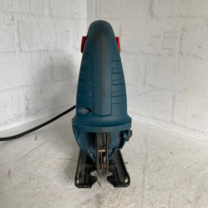 Лобзик Bosch GST700