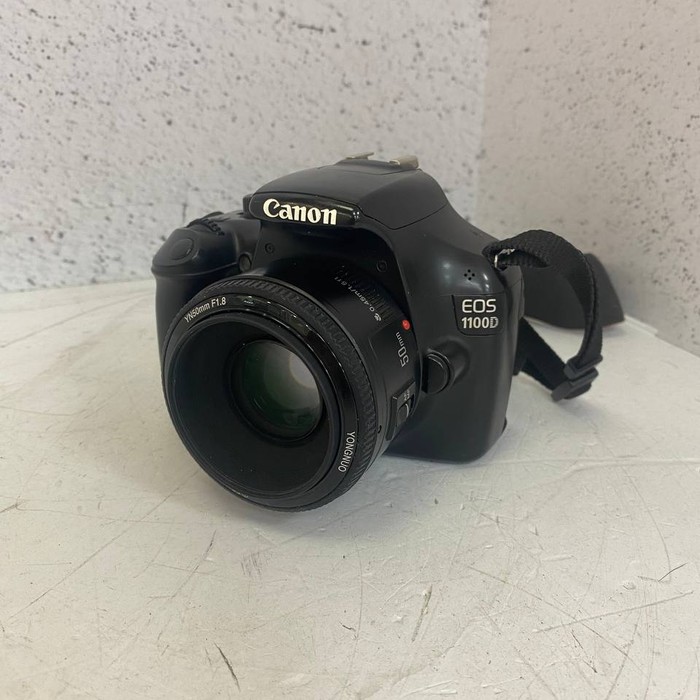 Зеркальный фотоаппарат Canon EOS 1100D