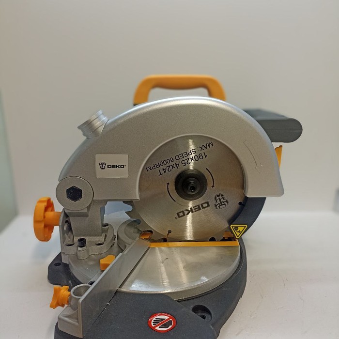 Торцовочная пила Deko DKMS1200-190