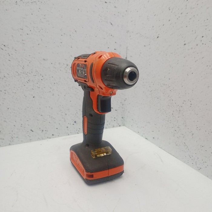 Шуруповерт Black&Decker LD12