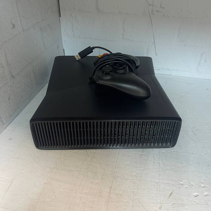 Игровая приставка Microsoft Xbox 360 S
