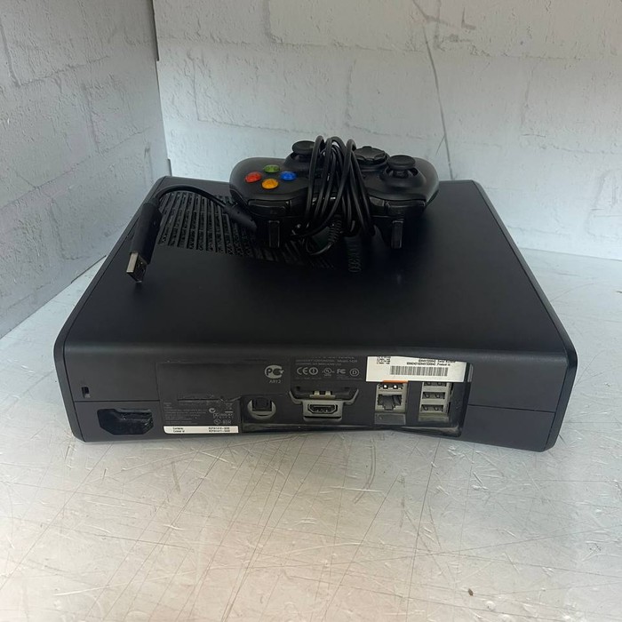 Игровая приставка Microsoft Xbox 360 S