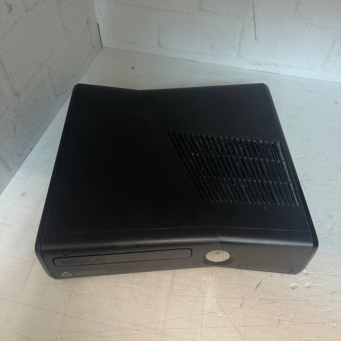 Игровая приставка Microsoft Xbox 360 S