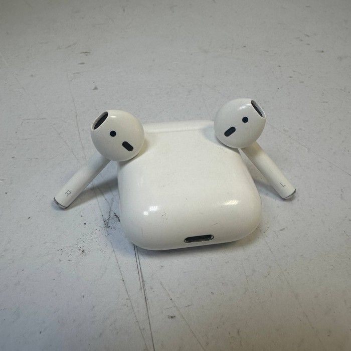 Беспроводные наушники Apple AirPods 2