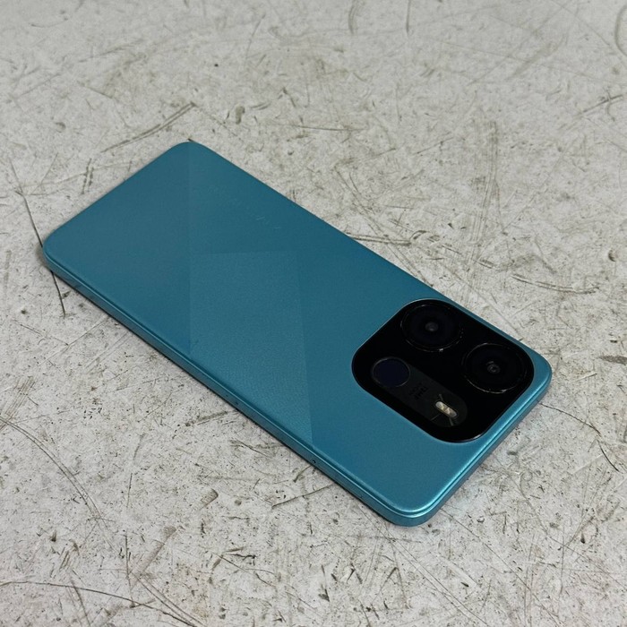 Смартфон Tecno Spark Go 2023 3/64 Зеленый