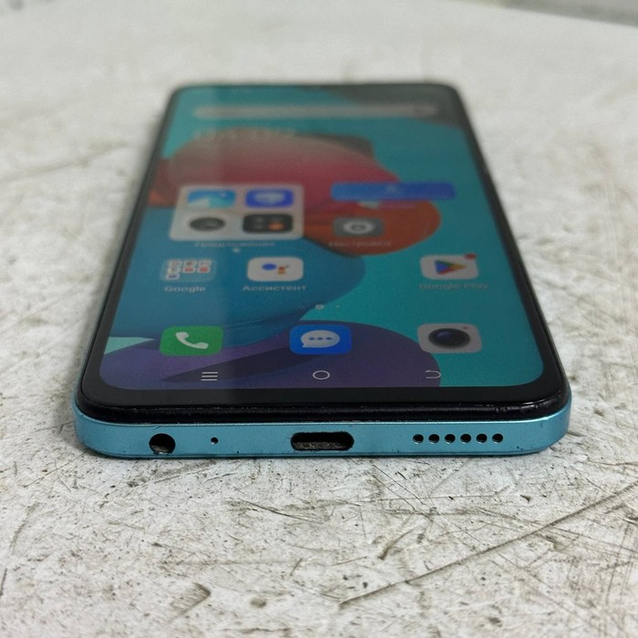 Смартфон Tecno Spark Go 2023 3/64 Зеленый