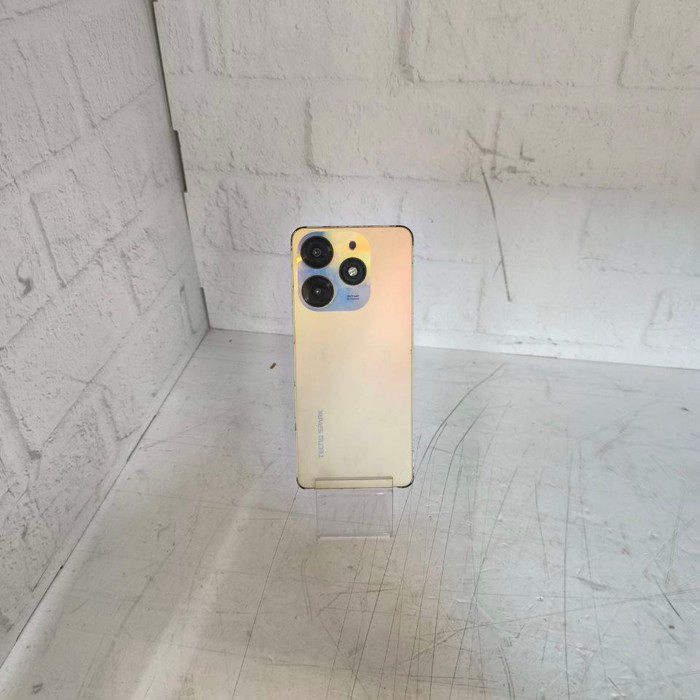 Смартфон Tecno Spark 10 Pro 4/128 Серебристый