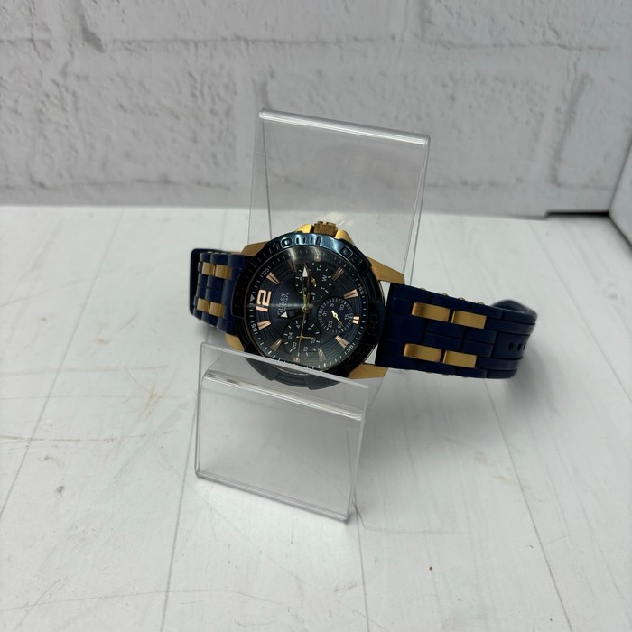 Наручные часы GUESS W0366G4