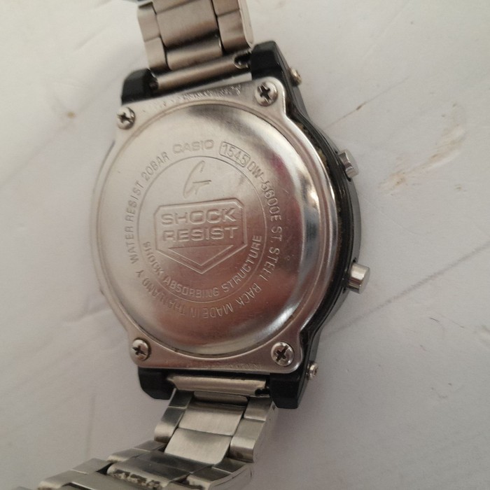 Наручные часы Casio DW-5600E