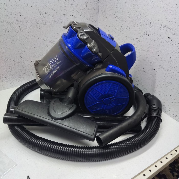 Пылесос Endever Skyclean VC-560