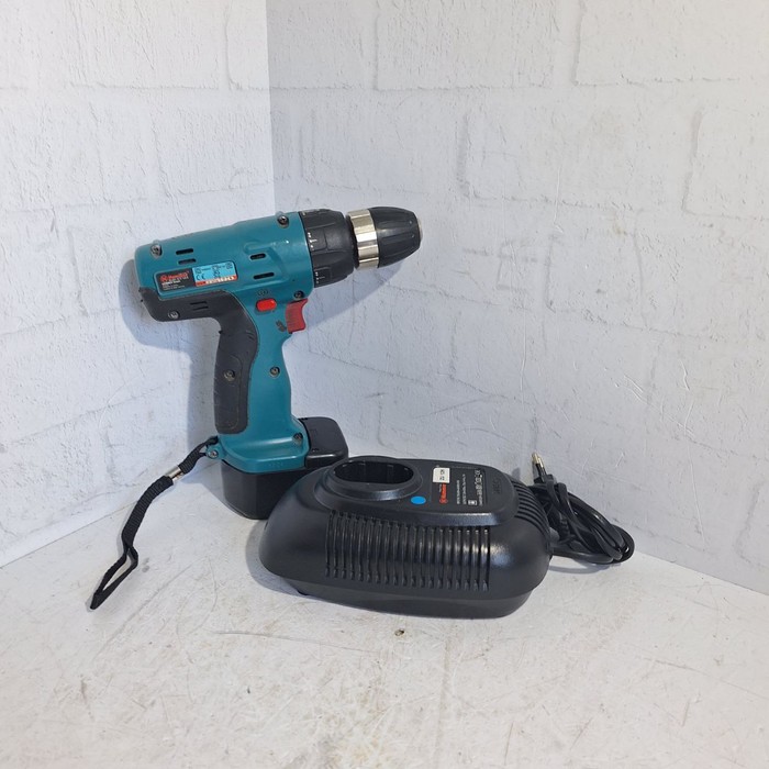 Шуруповерт Hammer ACD120B